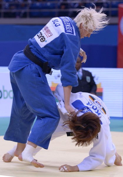 关于斯洛文尼亚选手在国际足球赛事中获胜,势不可挡的信息 关于斯洛文尼亚选手在国际足球赛事中获胜,势不可挡的信息