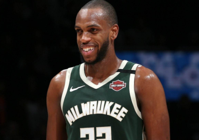 关于广州队逆转雄鹿,塔图姆刷新纪录的信息 关于广州队逆转雄鹿,塔图姆刷新纪录的信息