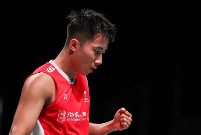 日本队横扫丹麦队，李梓嘉统治全场